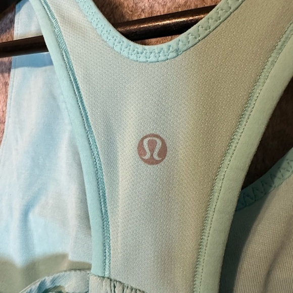 Lululemon Tone It Tank - Size 6 - Picture 5 of 6
